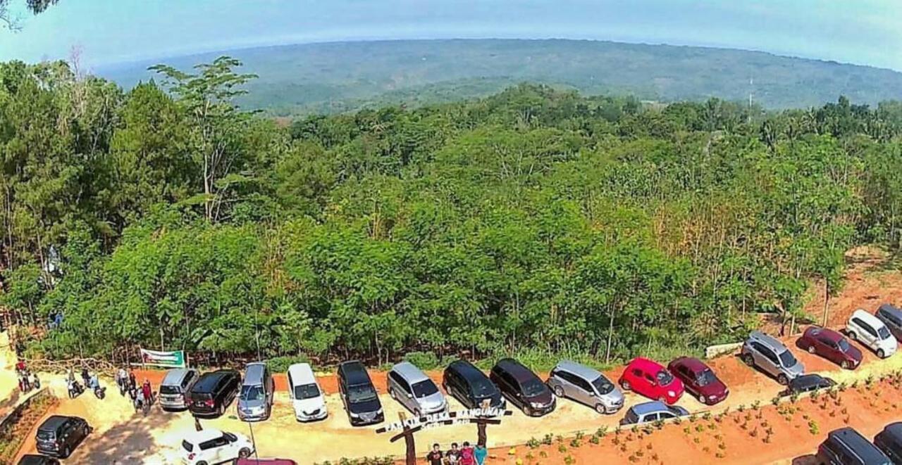 Seribu Batu Songgo Langit Resort & Camp Bantul Exterior foto
