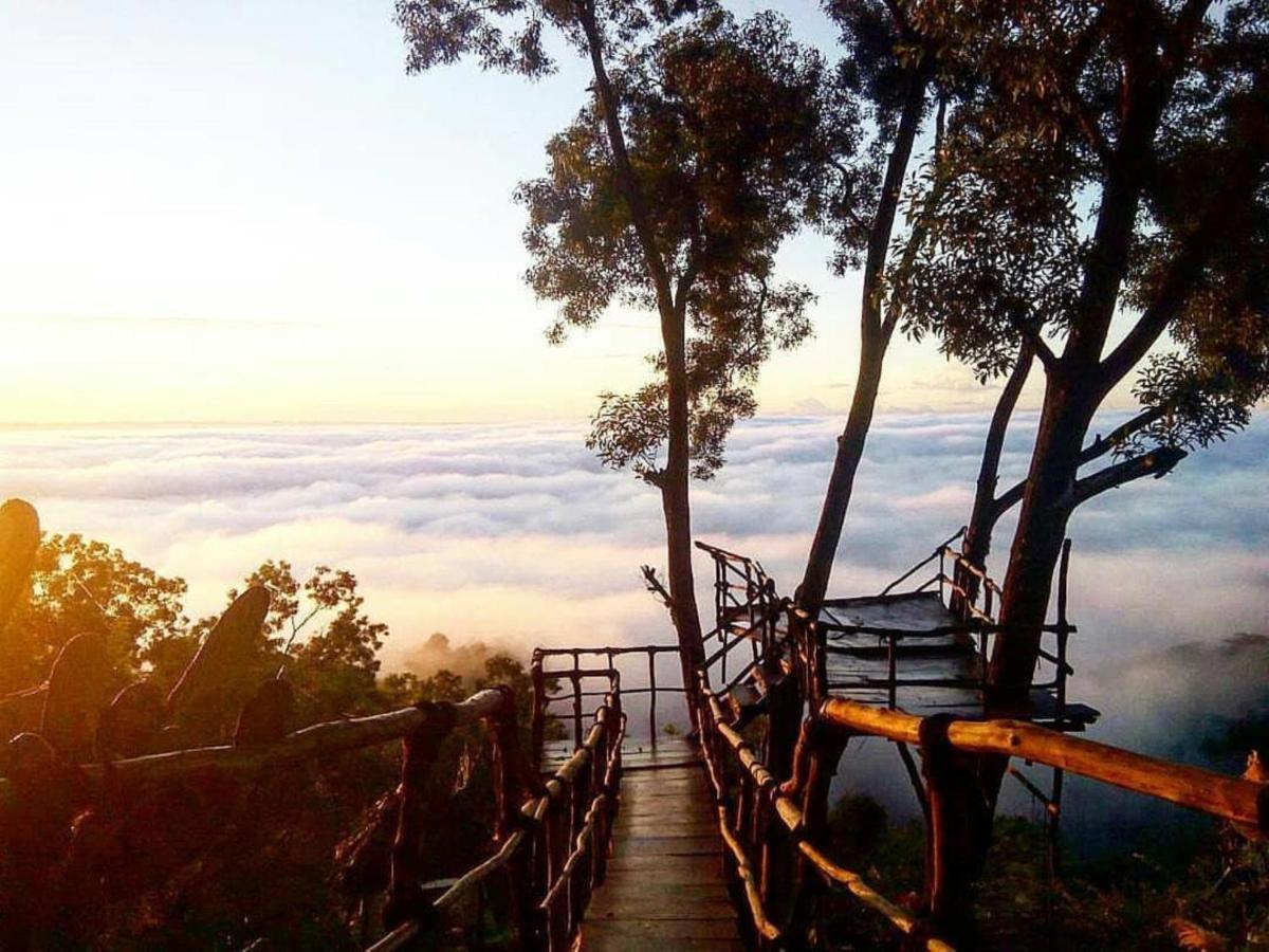 Seribu Batu Songgo Langit Resort & Camp Bantul Exterior foto